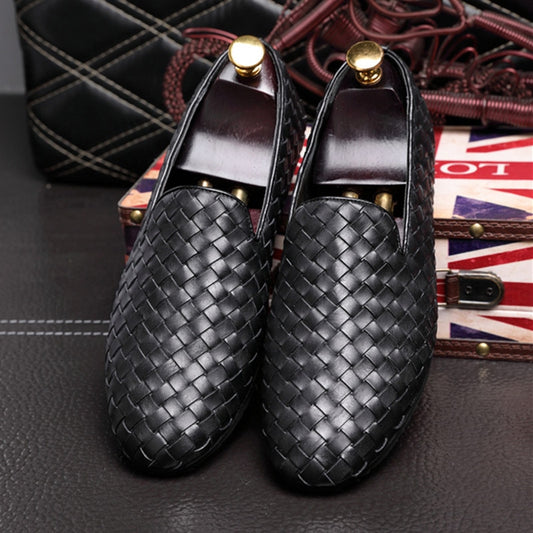 Comfortable hand-knitted leather moccasins