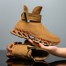 Load image into Gallery viewer, Men&#39;s Leather Insulated Sneakers
