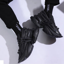 Load image into Gallery viewer, Bulky sneakers with cushioning
