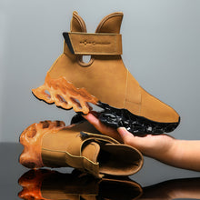Load image into Gallery viewer, Men&#39;s Leather Insulated Sneakers
