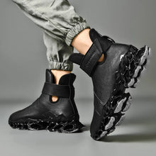 Load image into Gallery viewer, Men&#39;s Leather Insulated Sneakers
