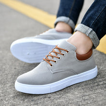 Load image into Gallery viewer, Comfortable Canvas Men&#39;s Sneakers
