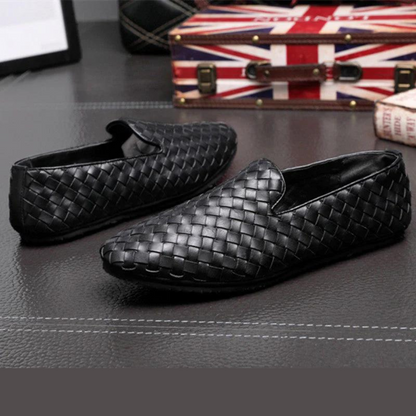 Comfortable hand-knitted leather shoes