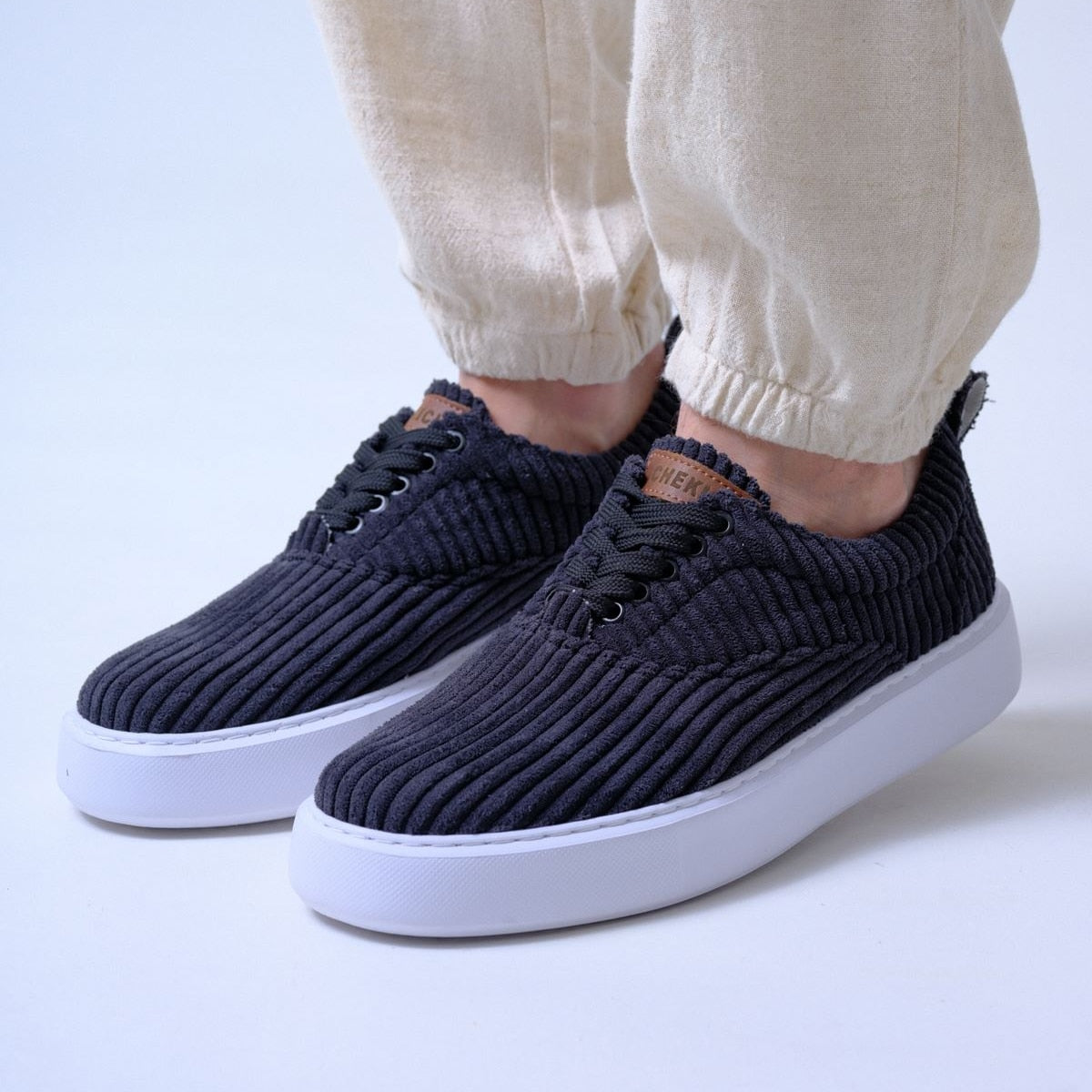 Stylish high-soled fabric sneakers