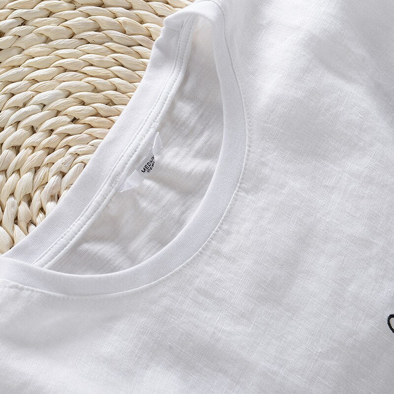 T-shirt with artistic embroidery