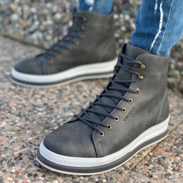 Men's shoes made of artificial leather with lacing