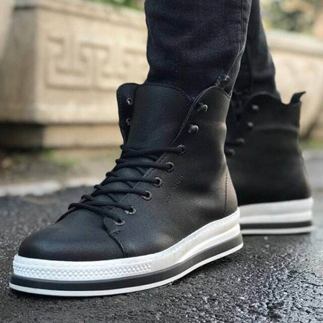 Men's shoes made of artificial leather with lacing