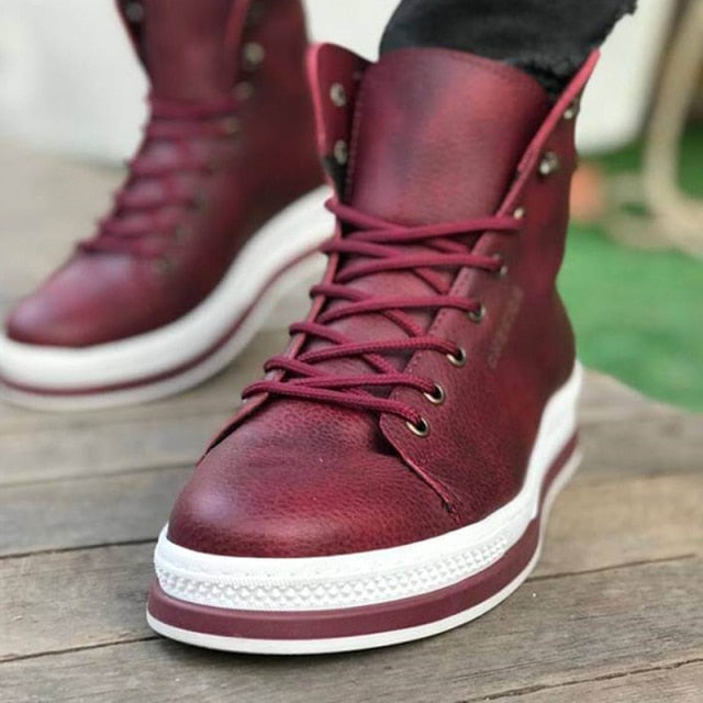 Men's shoes made of artificial leather with lacing