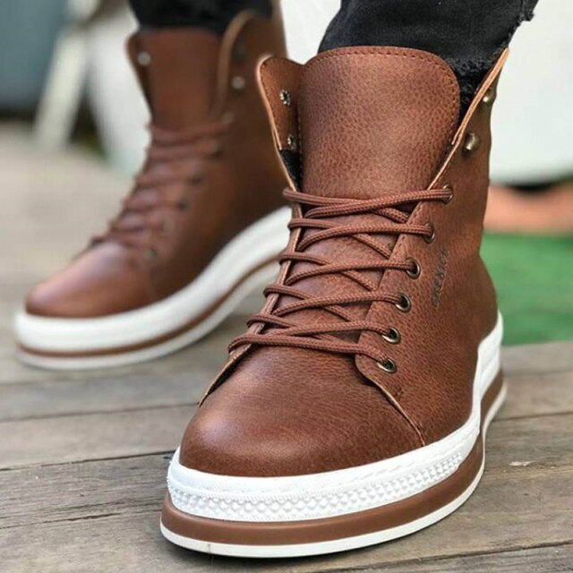 Men's shoes made of artificial leather with lacing