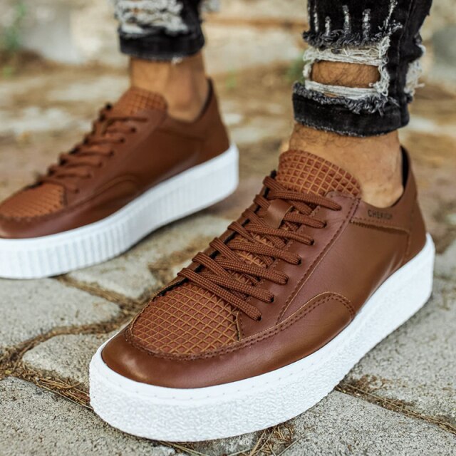 Casual sneakers for men